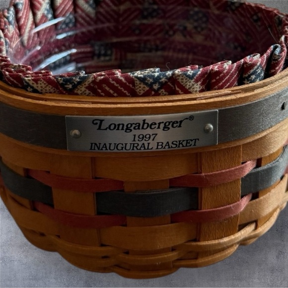 1997 Longaberger Inaugural Basket with protector and liner - Picture 2 of 5